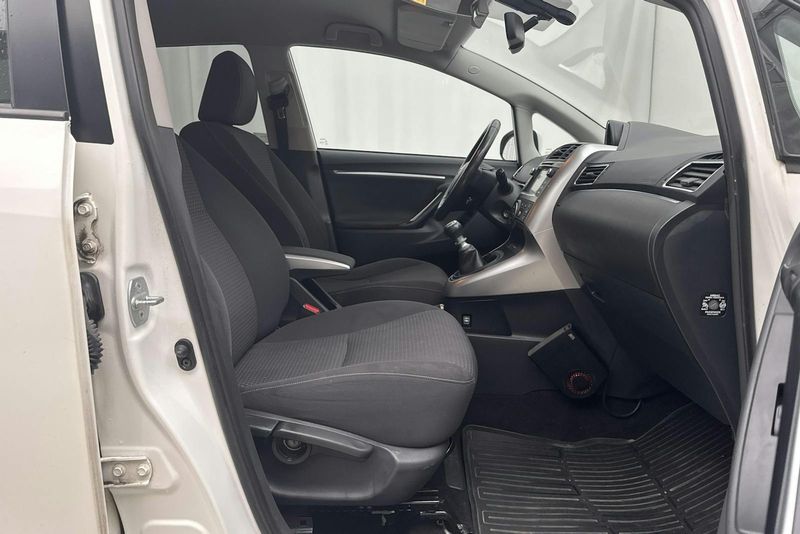 Toyota Verso bild 7