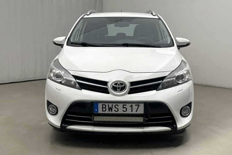 Toyota Verso bild 4