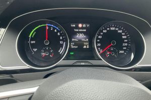 Volkswagen Passat bild 10
