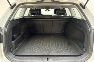 Volkswagen Passat bild 9