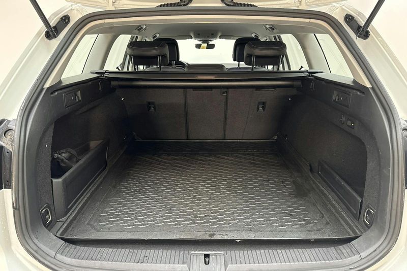 Volkswagen Passat bild 9