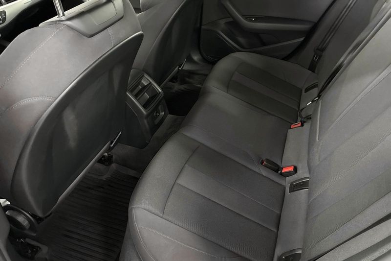 Audi A4 bild 17