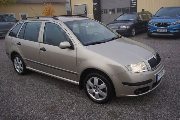 Skoda Fabia Kombi 2.0 7460 mil nybes - 2006