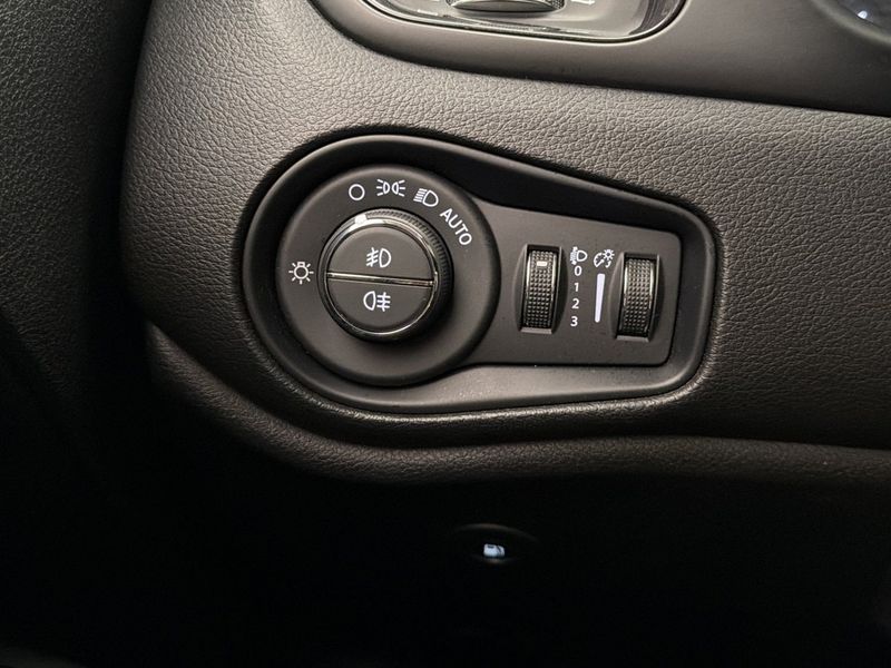 Jeep Renegade bild 29
