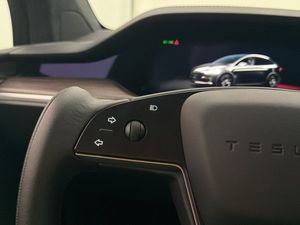 Tesla Model X bild 27