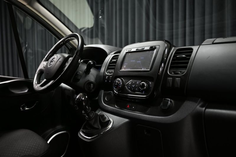 Opel Vivaro bild 24