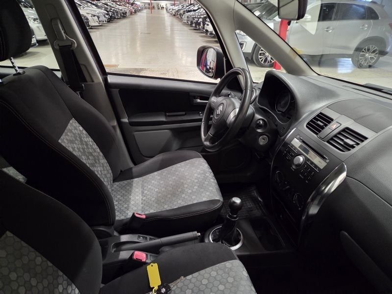 Suzuki SX4 bild 4