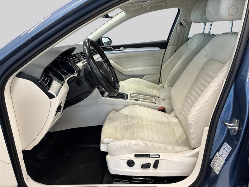 Volkswagen Passat bild 8
