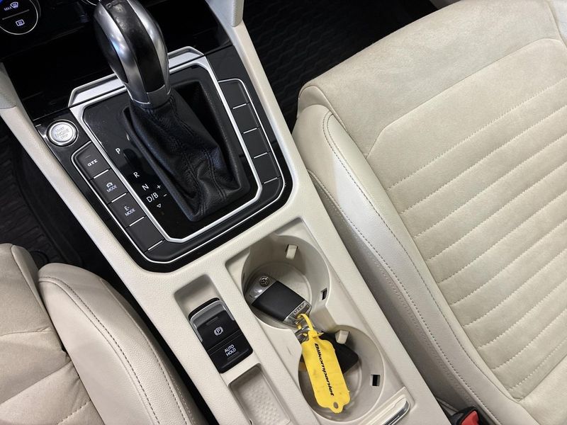 Volkswagen Passat bild 18
