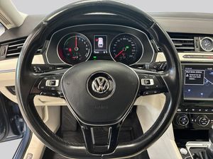 Volkswagen Passat bild 12