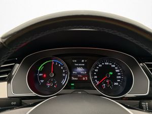Volkswagen Passat bild 23
