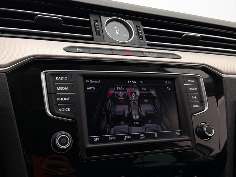 Volkswagen Passat bild 16