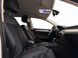 Volkswagen Passat bild 13