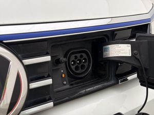 Volkswagen Passat bild 9