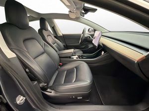 Tesla Model 3 bild 13