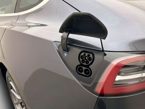 Tesla Model 3 bild 9