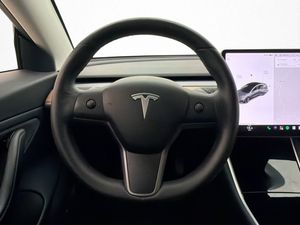 Tesla Model 3 bild 12