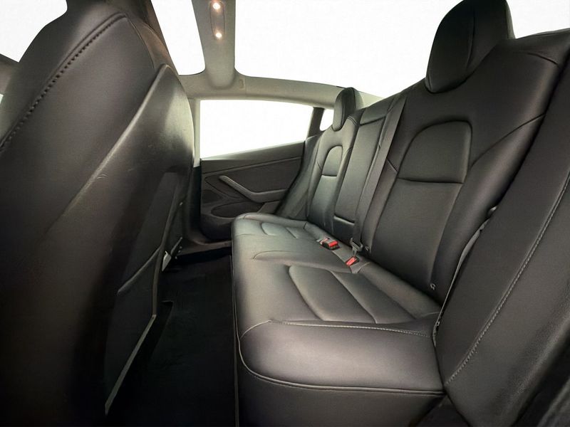 Tesla Model 3 bild 26