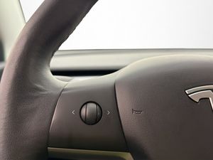 Tesla Model 3 bild 22