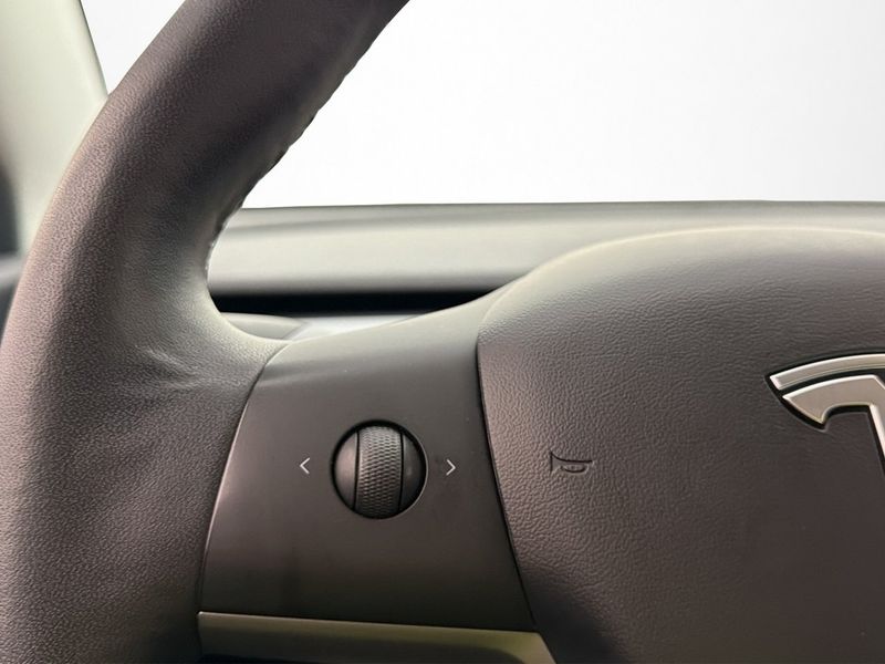 Tesla Model 3 bild 22