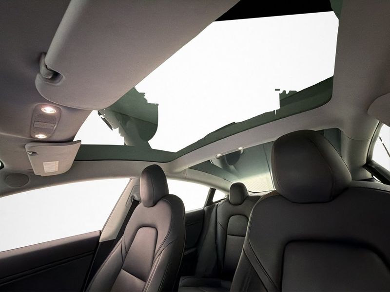 Tesla Model 3 bild 14