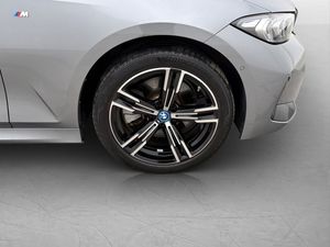 BMW 330 bild 30