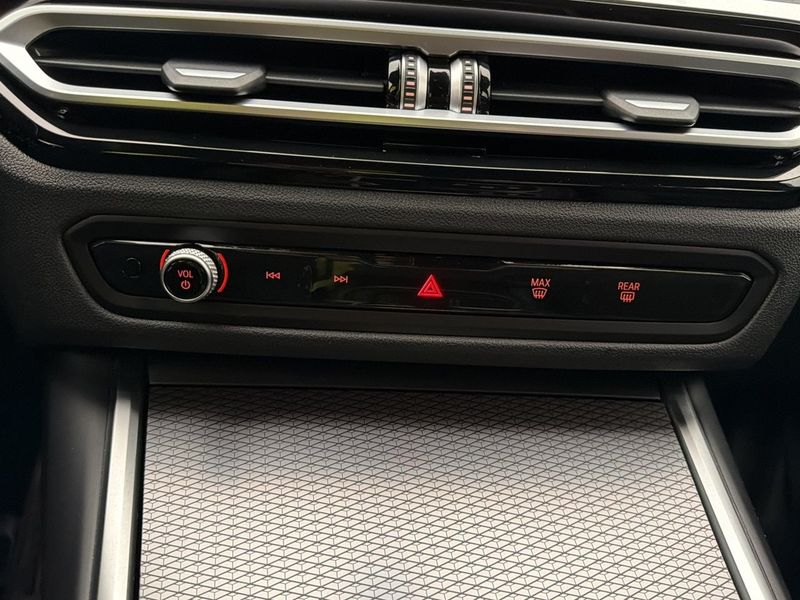 BMW 330 bild 19