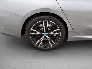BMW 330 bild 29