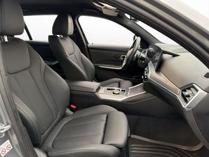 BMW 330 bild 13