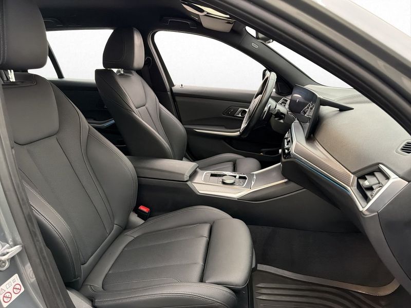 BMW 330 bild 13