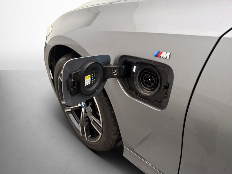 BMW 330 bild 9