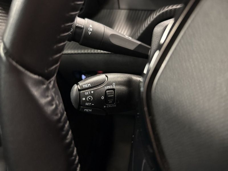 Peugeot 208 bild 24