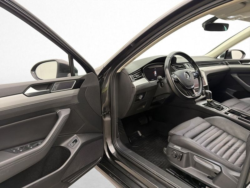 Volkswagen Passat bild 10