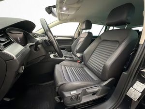 Volkswagen Passat bild 11