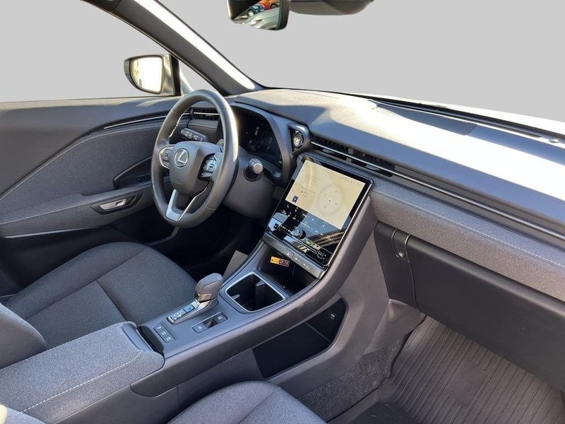 Lexus LBX bild 6