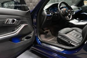 BMW 330 bild 14