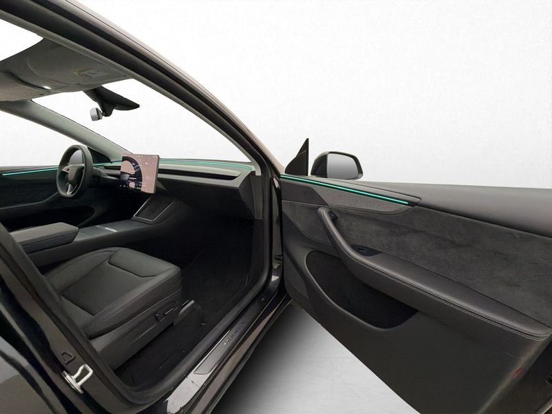 Tesla Model Y bild 26