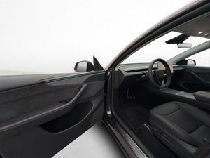Tesla Model Y bild 11
