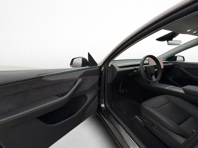 Tesla Model Y bild 11