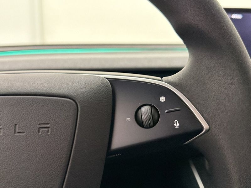 Tesla Model Y bild 17