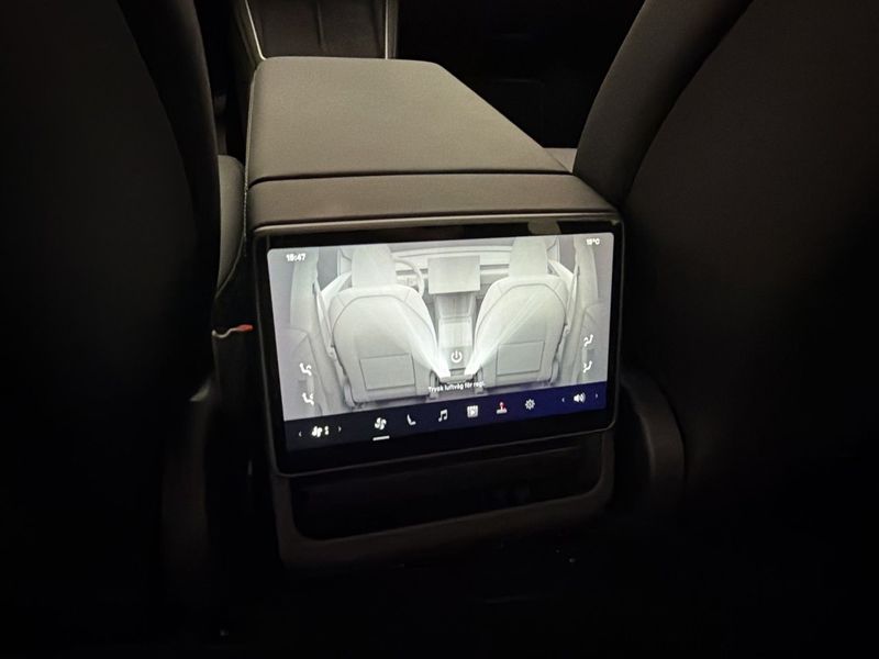 Tesla Model Y bild 27