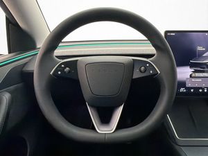 Tesla Model Y bild 15