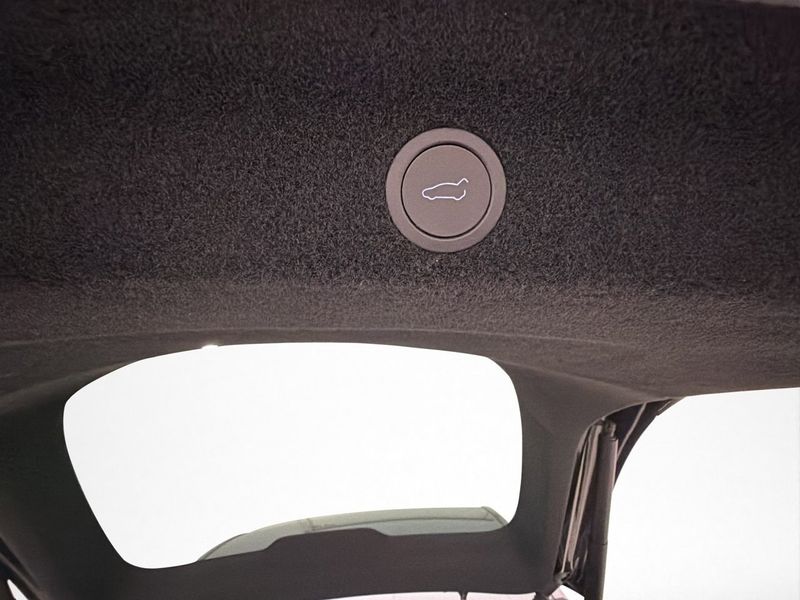 Tesla Model Y bild 30