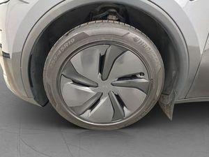 Tesla Model Y bild 32