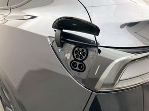 Tesla Model Y bild 31