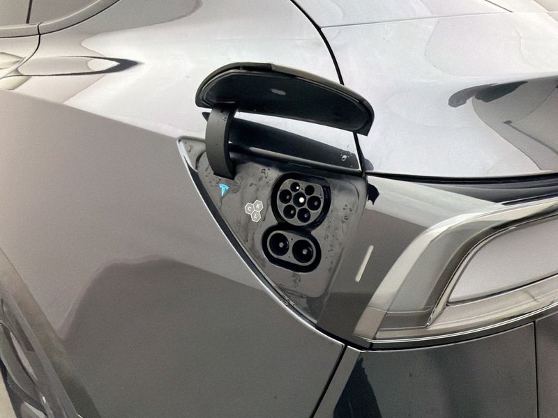 Tesla Model Y bild 31