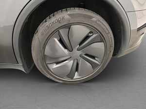 Tesla Model Y bild 33