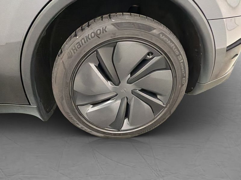 Tesla Model Y bild 33