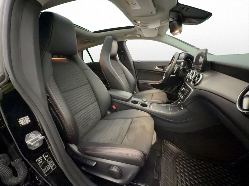 Mercedes CLA180 bild 26