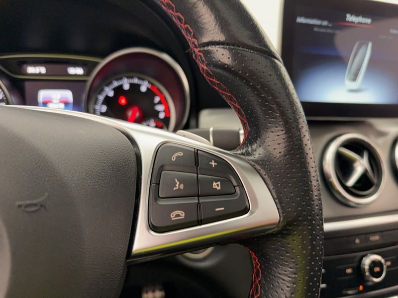 Mercedes CLA180 bild 18